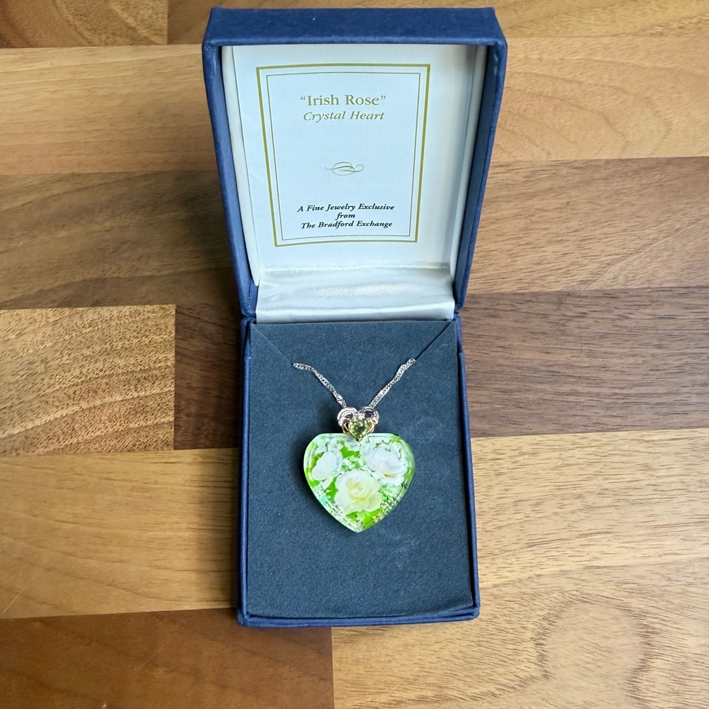 Bradford Exchange Irish Rose Crystal Heart Pendant Peridot Sterling Silver 925